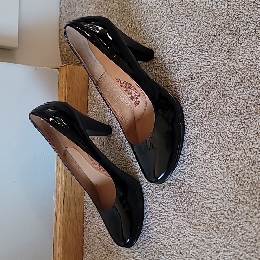 SOFFT Black Patent Leather Women's Heels